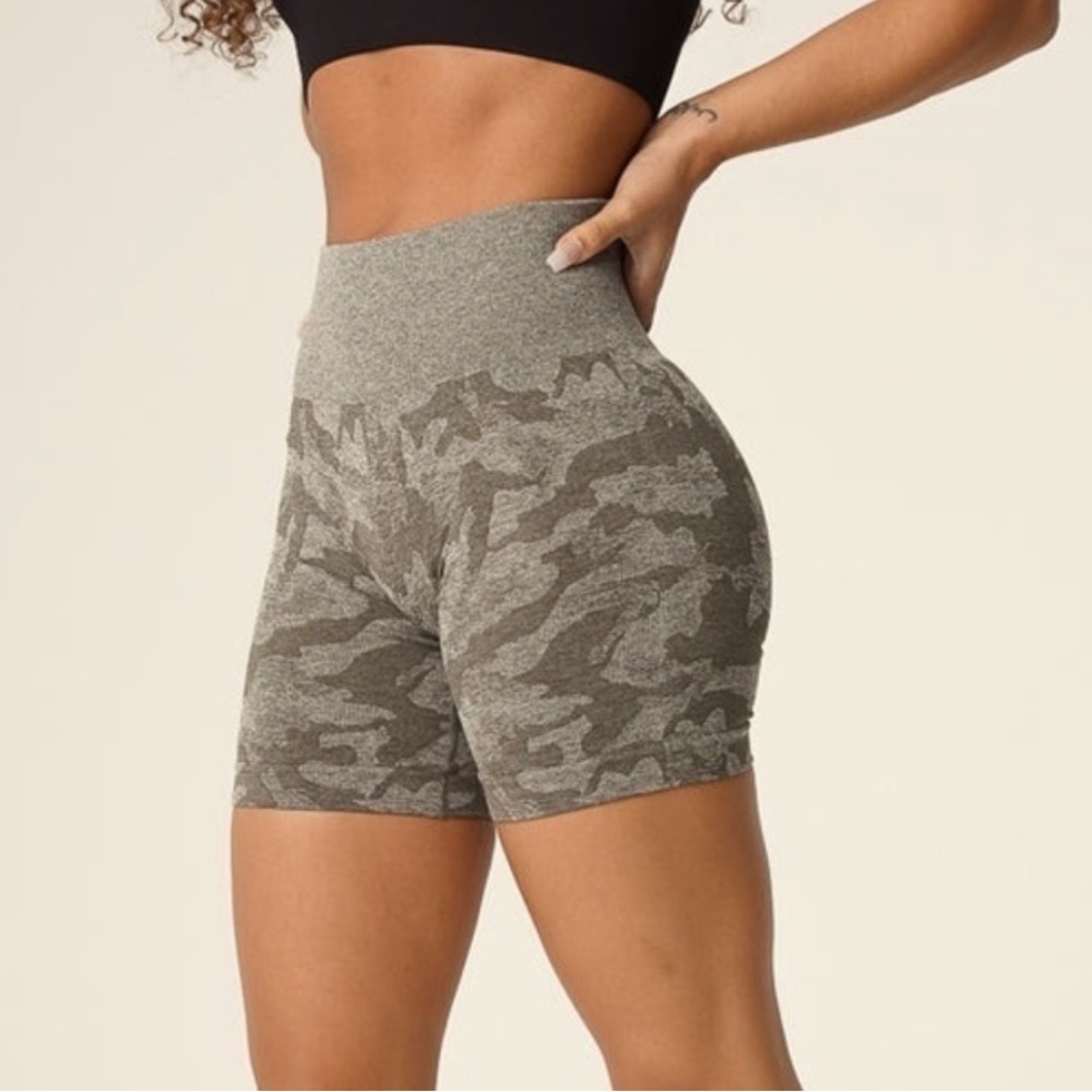 NVGTN Camo Seamless Shorts